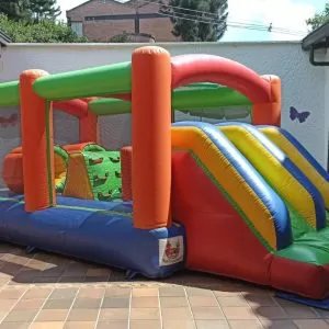 Inflable de obstaculos