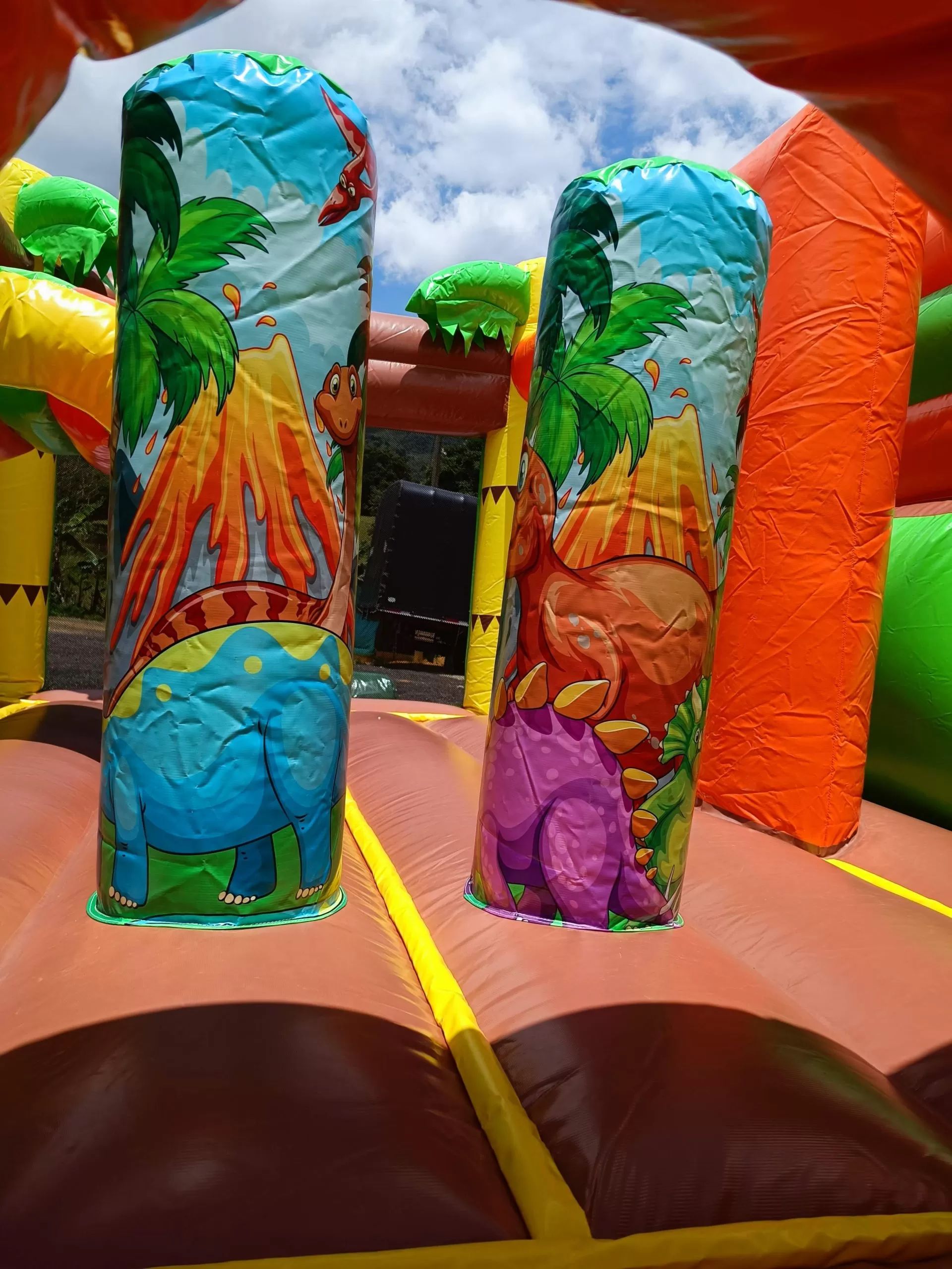 Inflable de dinosaurios - Imagen 2