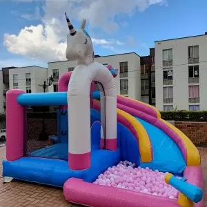 alquiler de inflable de unicornio en medellin.