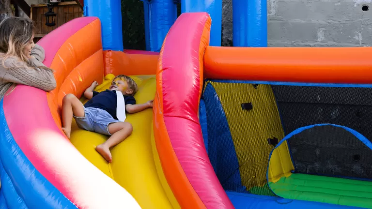 Play Colors, Alquiler Inflables en Medellín