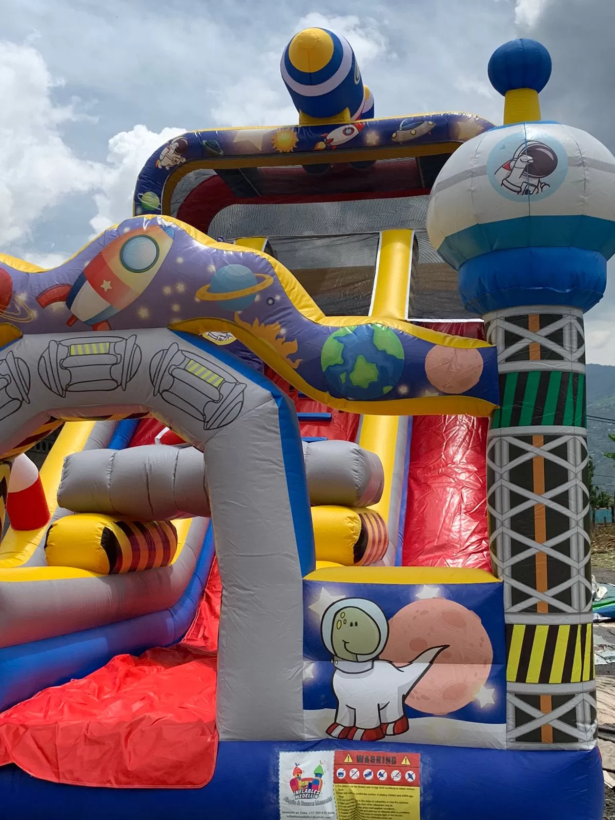 Inflable de cohete - Imagen 3