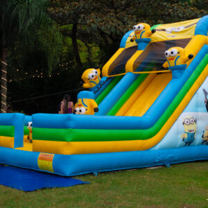 Inflable de Minions en Medellín