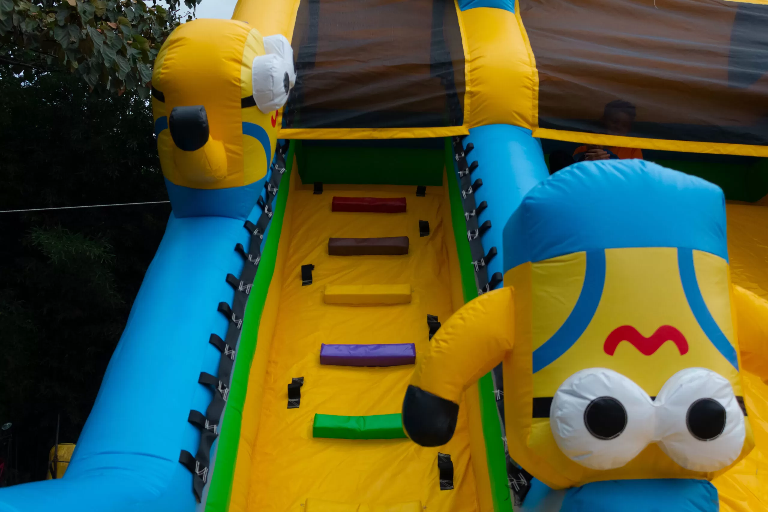 Inflable de Minions en Medellín - Imagen 6